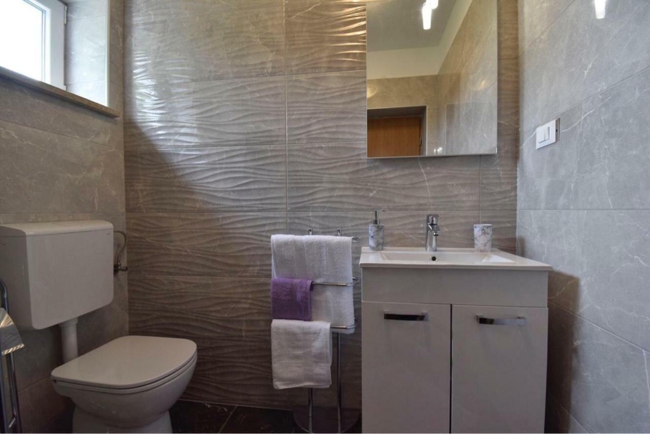 Kuca Legovic Villa Kastelir Ngoại thất bức ảnh